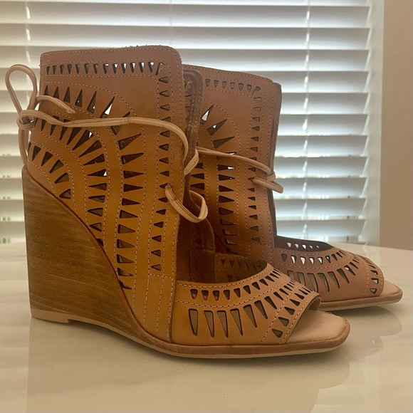 Jeffrey Campbell Size 8 Rodillo Cutout Hi Wedge Peep Sandals in Nude - Picture 4 of 8
